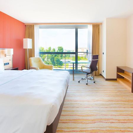 Courtyard By Marriott Duesseldorf Hafen Hotel Ngoại thất bức ảnh
