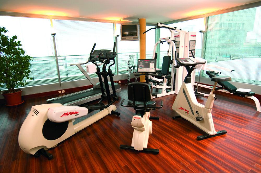 Courtyard By Marriott Duesseldorf Hafen Hotel Ngoại thất bức ảnh