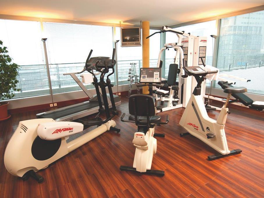 Courtyard By Marriott Duesseldorf Hafen Hotel Ngoại thất bức ảnh
