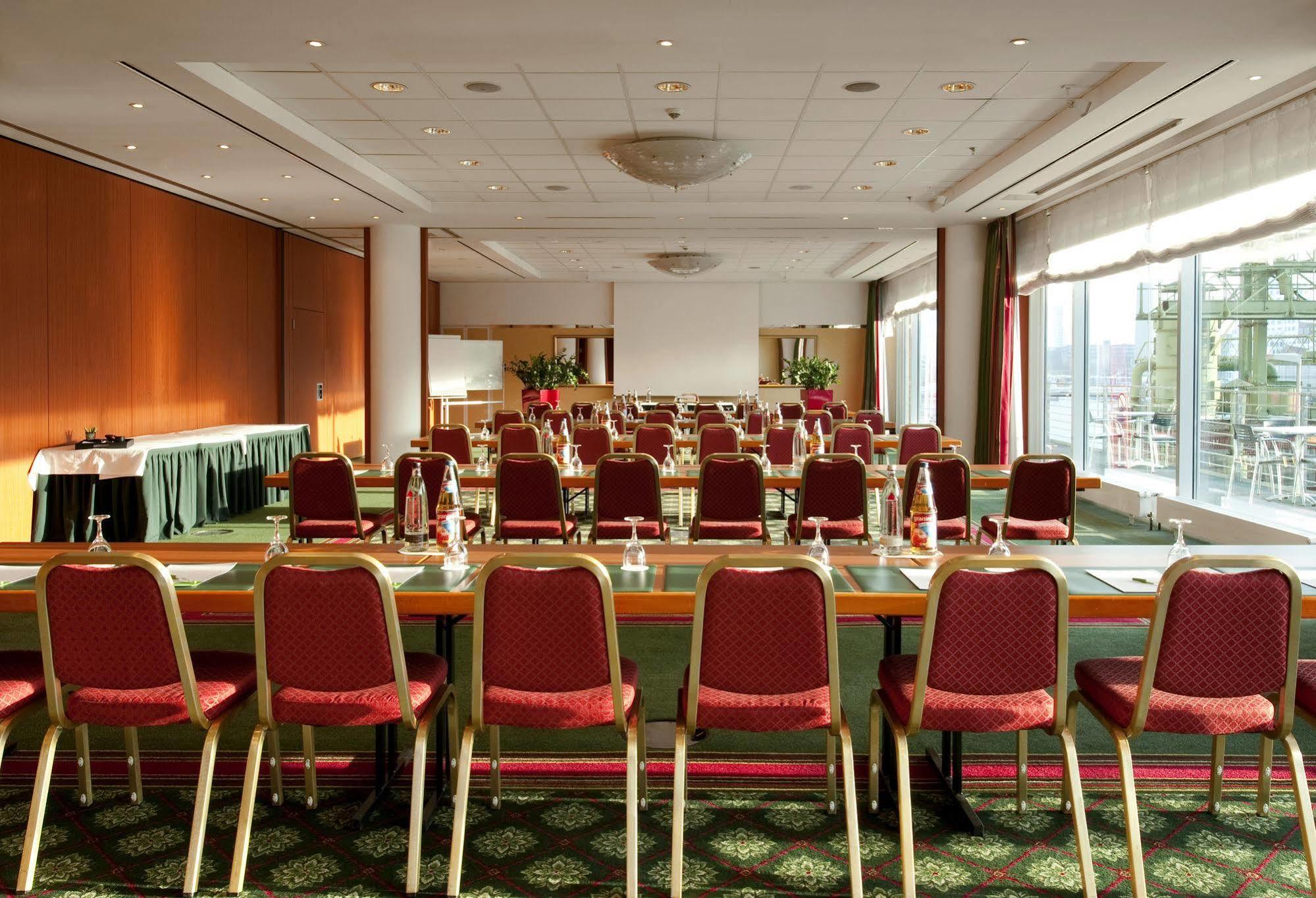 Courtyard By Marriott Duesseldorf Hafen Hotel Ngoại thất bức ảnh