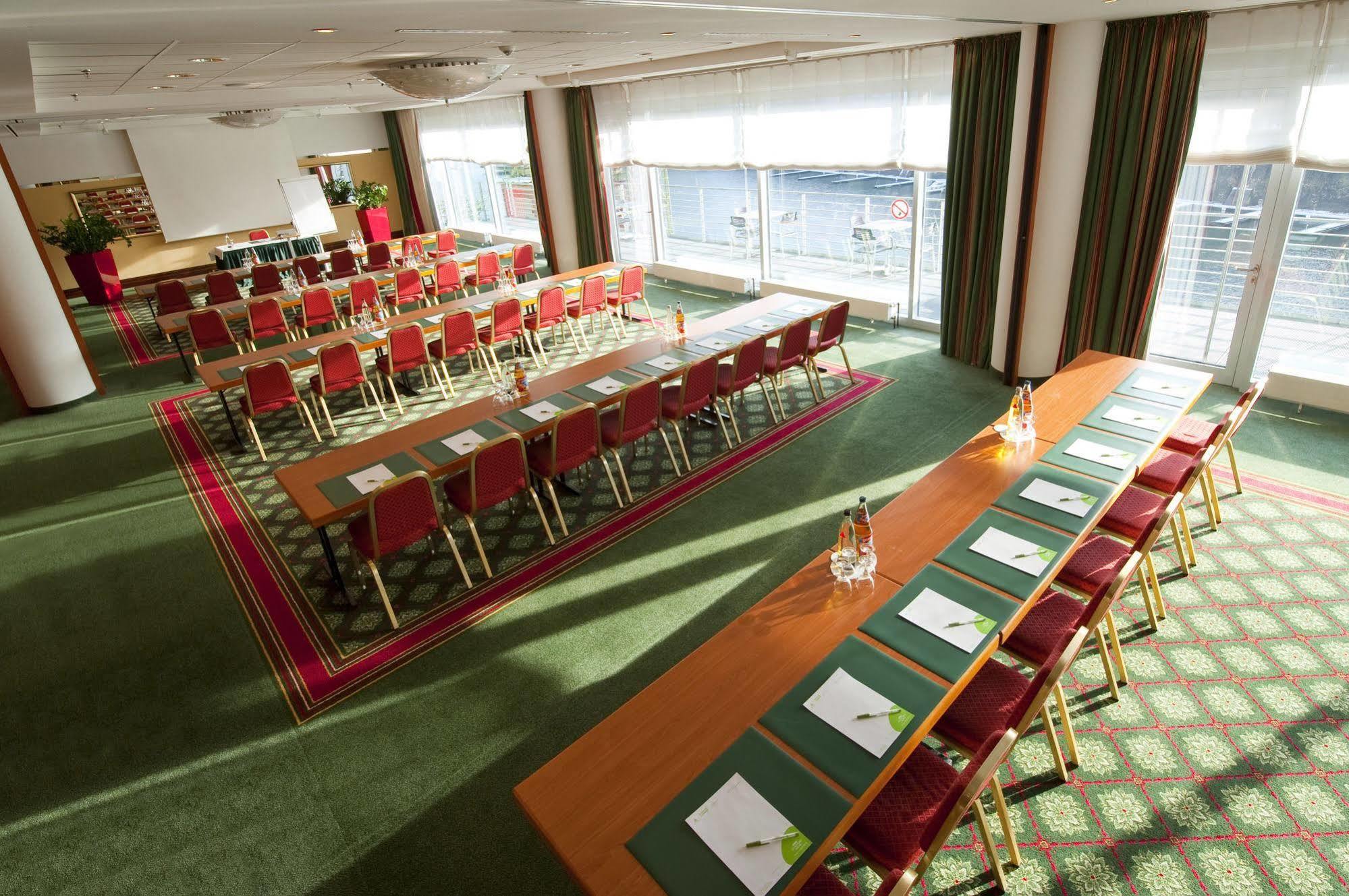 Courtyard By Marriott Duesseldorf Hafen Hotel Ngoại thất bức ảnh