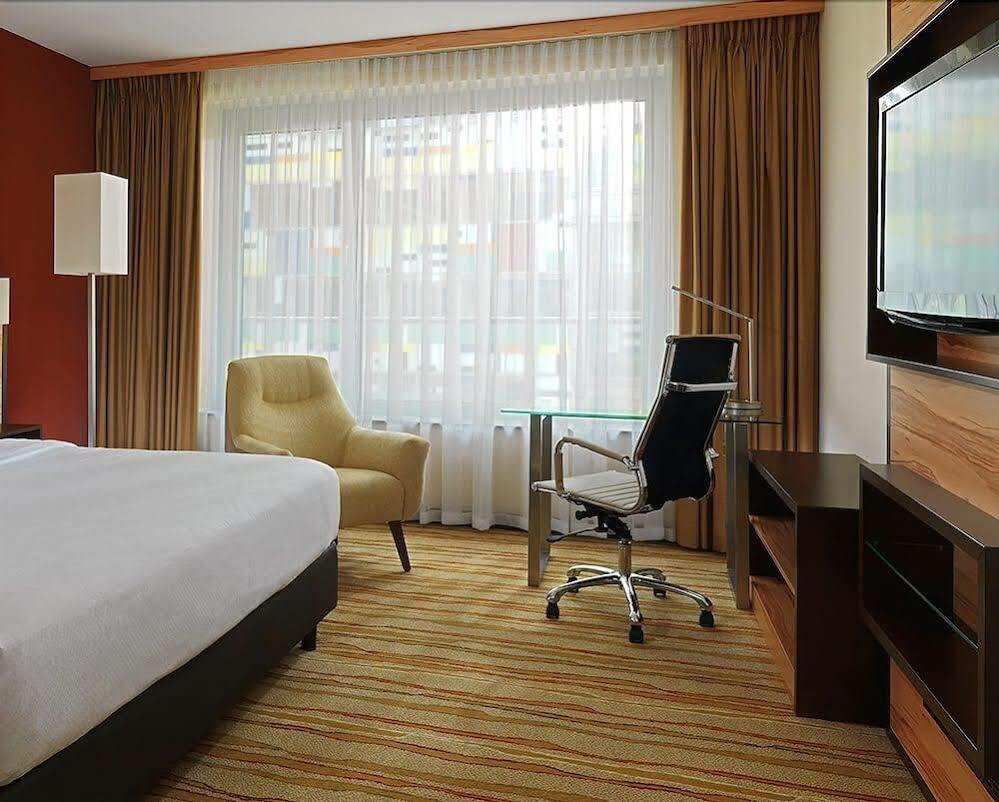 Courtyard By Marriott Duesseldorf Hafen Hotel Ngoại thất bức ảnh